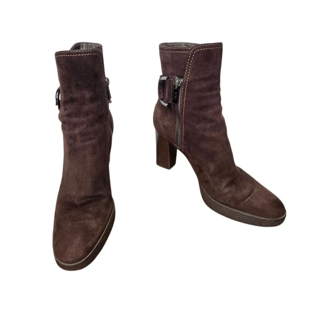 Tod's Brown Suede Buckle Detail Ankle Boots 38 Block Heel Platform Luxe Italy